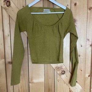 urban outfitters long sleeve chartreuse crop top